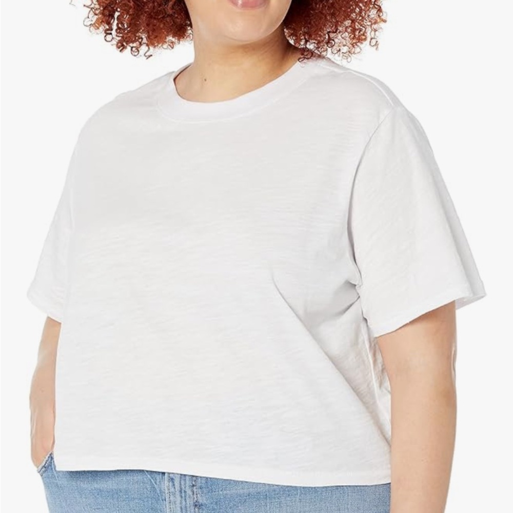 Elegant Sydney White Short Sleeve Women's Tee by the Drop size medium